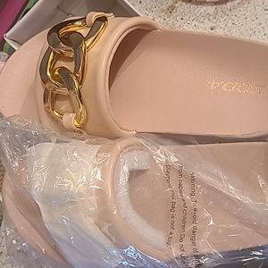 Nwt soda beige slides size 9